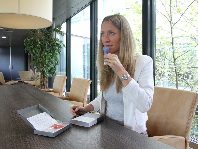 Het afnameproces van de Nutri-Gene Pro test kan eenvoudig thuis plaatsvinden. Het afnameproces van de Nutri-Gene Pro test kan eenvoudig thuis plaatsvinden.